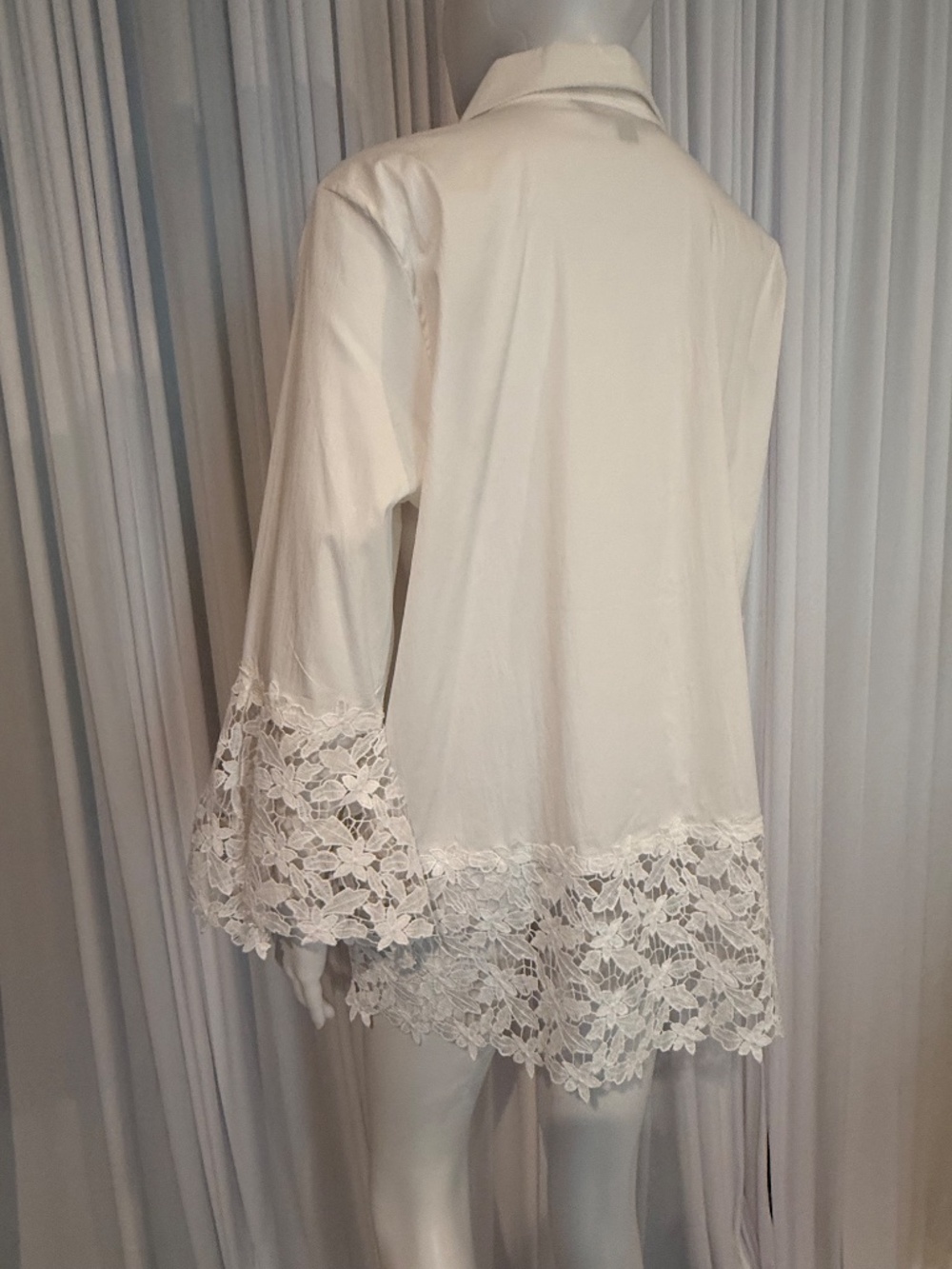 Colleen Lopez White Lace Trim Button Front Blouse L NWOT - Picture 5 of 16